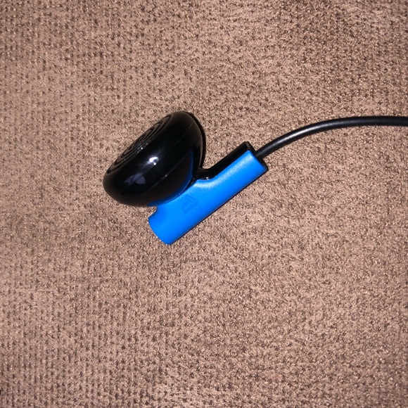 PlayStation Com’s Head Bud (Party Chat Only) - Picture 3 of 7